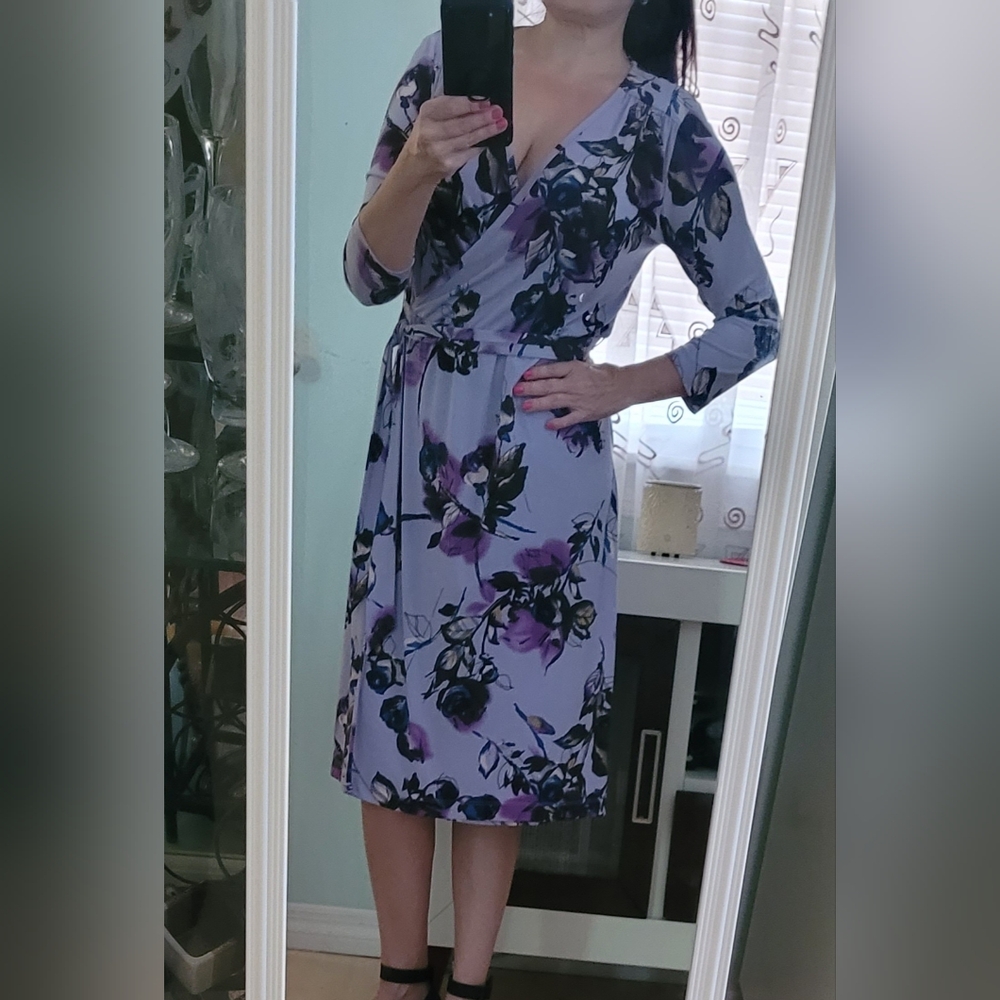 JH Collectibles Midi Dress ❤️